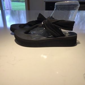 Samuk Black Sandal Size 8M